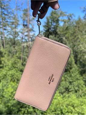 COACH Leather Wallet Taupe/Nude Zip-Around Wallet Wristlet AUTHENTIC